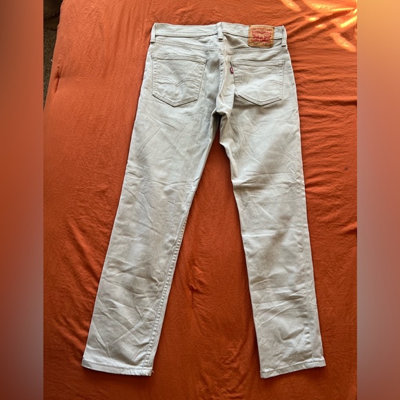 Levi's Men's Light Gray Straight Jeans - Picture 5 of 7
